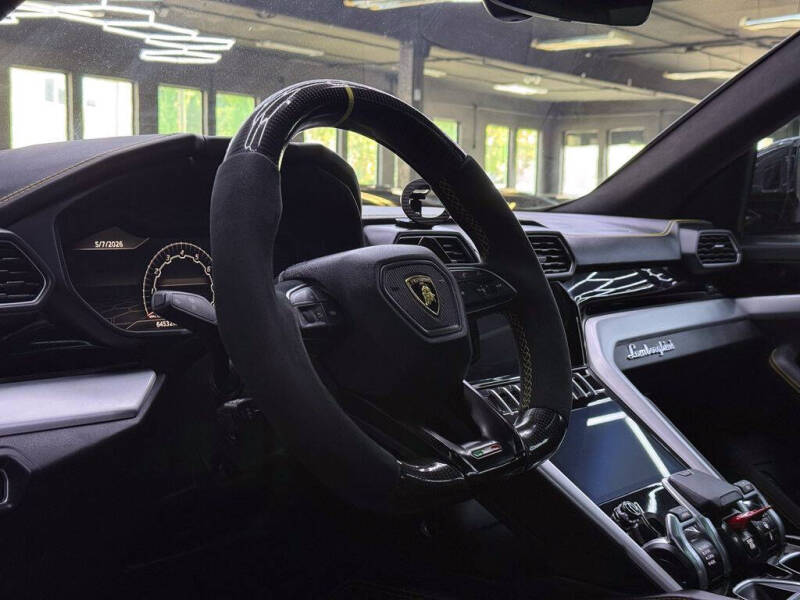 2022 Lamborghini Urus