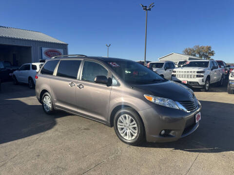 2013 Toyota Sienna XLE 8-Passenger