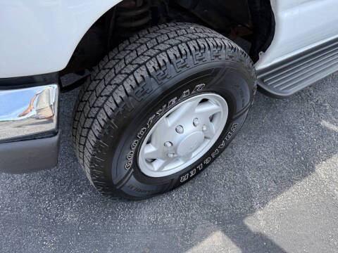 2006 Ford E-Series E-350 SD XLT