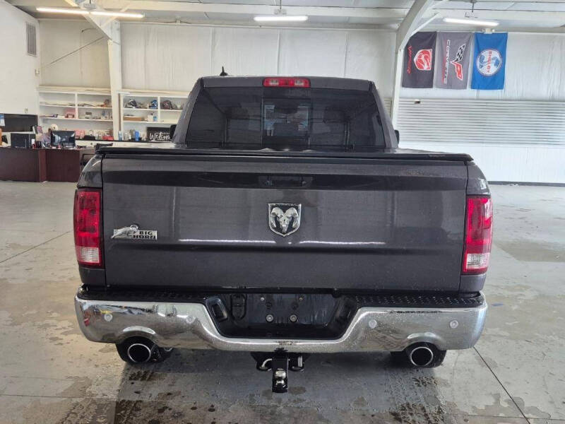 2017 RAM 1500 SLT
