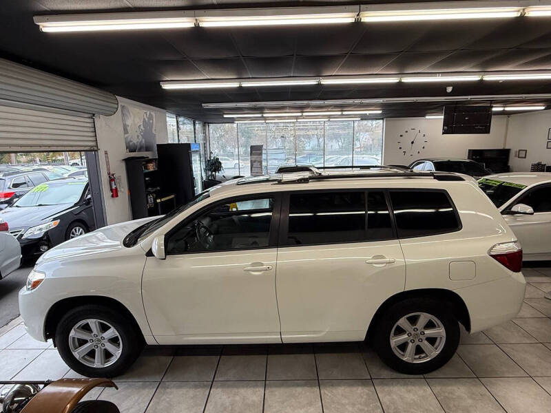 2010 Toyota Highlander SE