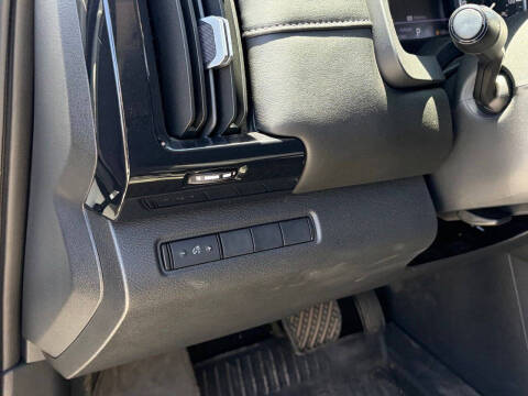 2025 Nissan Pathfinder S