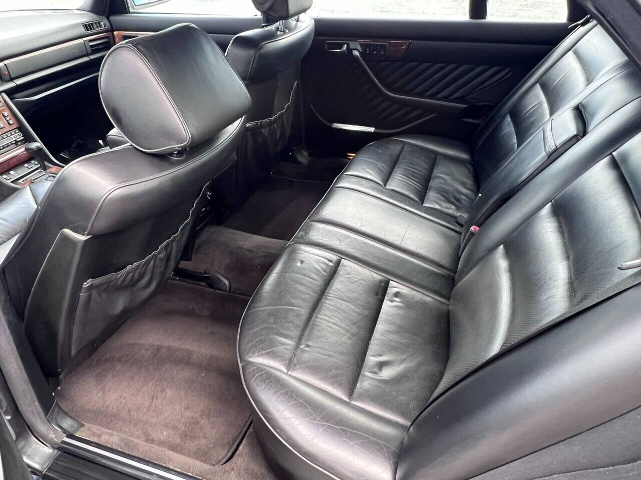 1991 Mercedes-Benz 560-Class  - $11,900