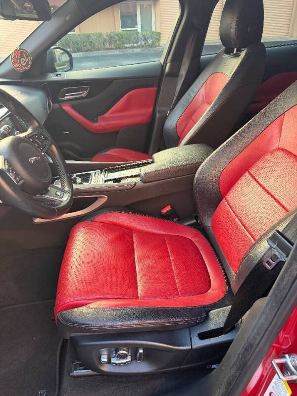 2018 Jaguar F-PACE 25t R-Sport