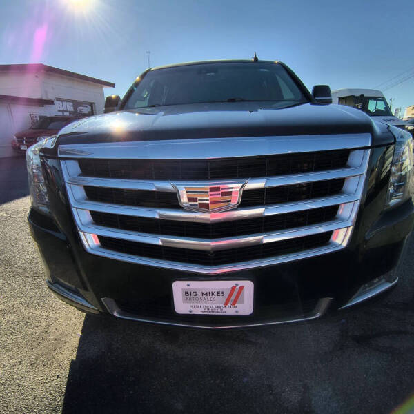 2018 Cadillac Escalade ESV Luxury