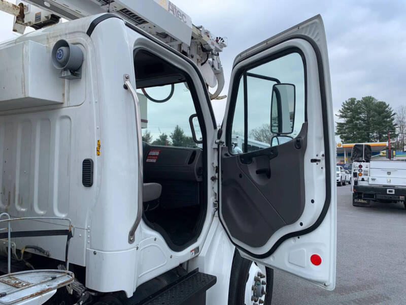 2016 Freightliner M2 106