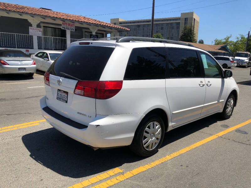 2004 Toyota Sienna LE 7 Passenger