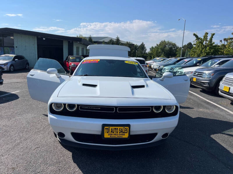 2018 Dodge Challenger SXT Plus