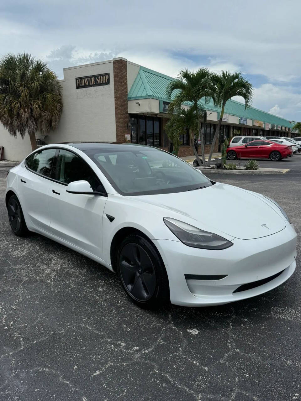 White 2021 Tesla Model 3 Standard Range Plus Standard Range Plus 4dr Sedan 2