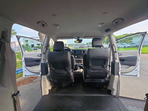 2020 Chrysler Pacifica Touring L