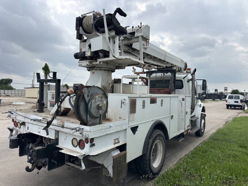 2015 Freightliner M2 106