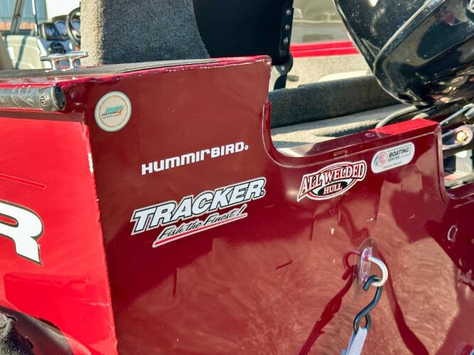 2018 Tracker Targa V18