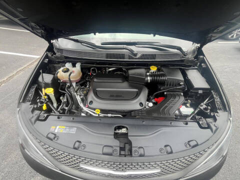 2024 Chrysler Voyager LX