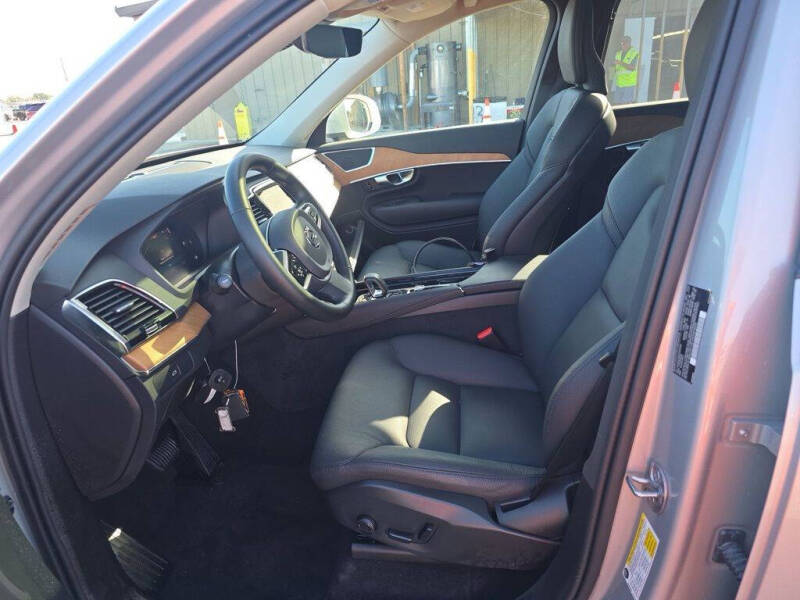 2025 Volvo XC90 B6 Plus Bright Theme 7P