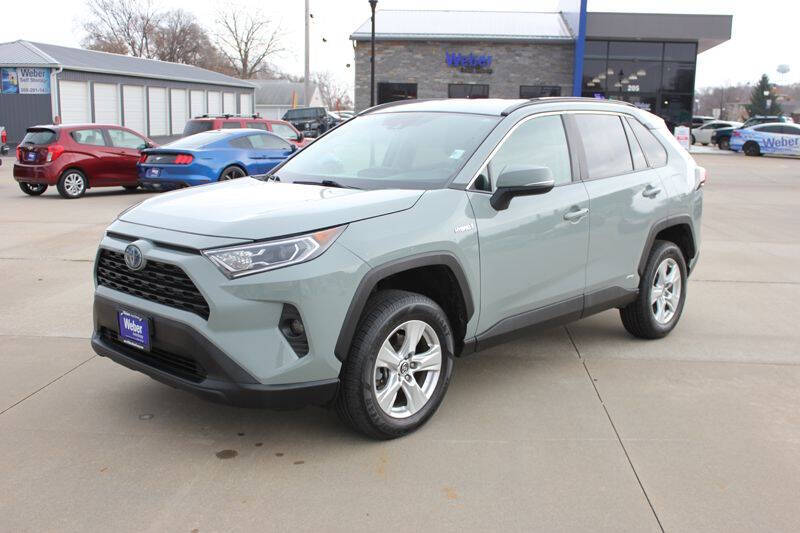 2020 Toyota RAV4 Hybrid XLE