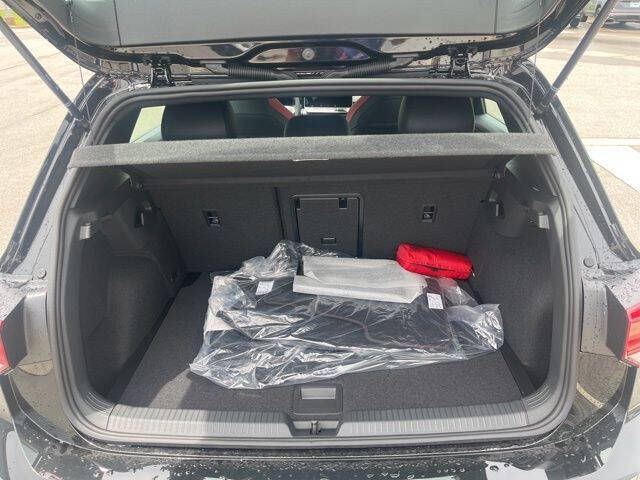 2025 Volkswagen Golf GTI SE