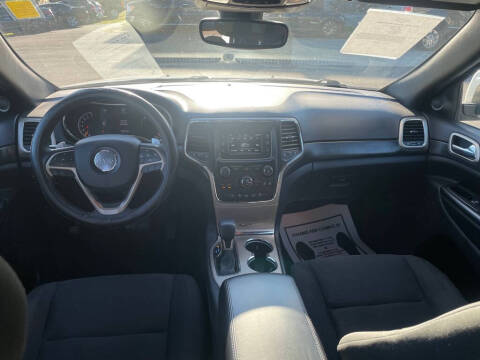 2017 Jeep Grand Cherokee Laredo