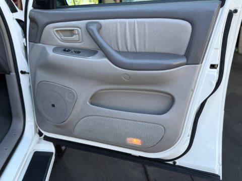 2004 Toyota Sequoia Limited