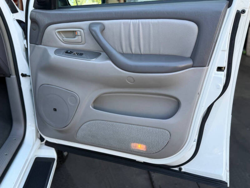 2004 Toyota Sequoia Limited