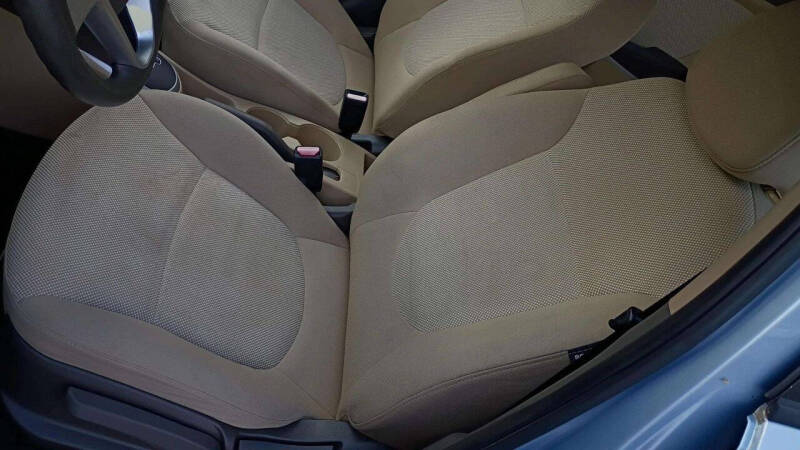 2012 Hyundai Accent GLS