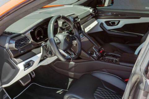 2023 Lamborghini Urus S