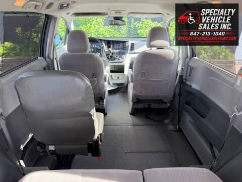 2018 Toyota Sienna LE Mobility 7-Passenger