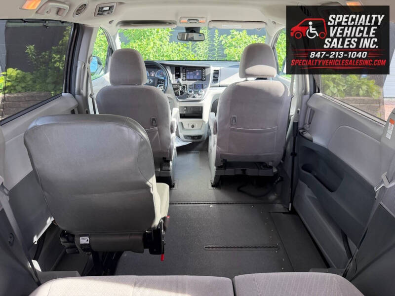 2018 Toyota Sienna LE Mobility 7-Passenger