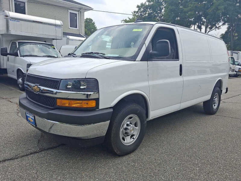 2025 Chevrolet Express 2500