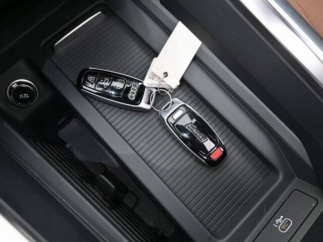 2024 Audi Q8 e-tron quattro Premium Plus