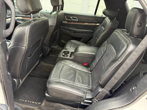 2017 Ford Explorer Platinum