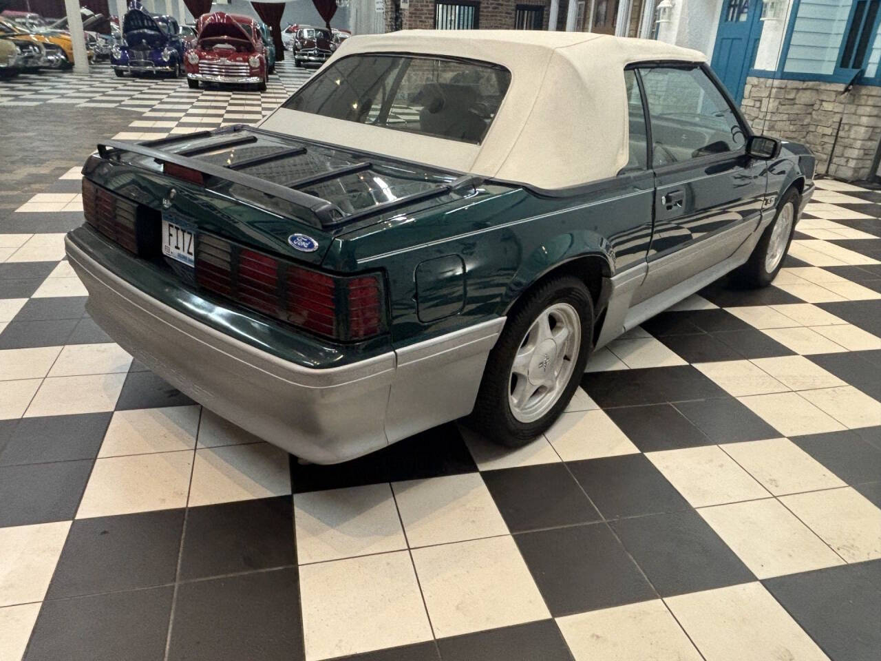1992 Ford Mustang 7