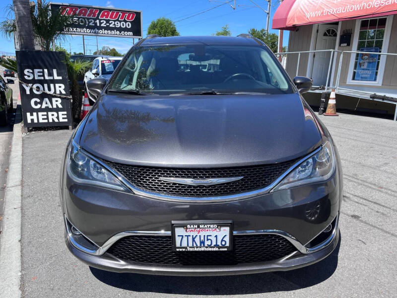 2017 Chrysler Pacifica Touring-L Plus