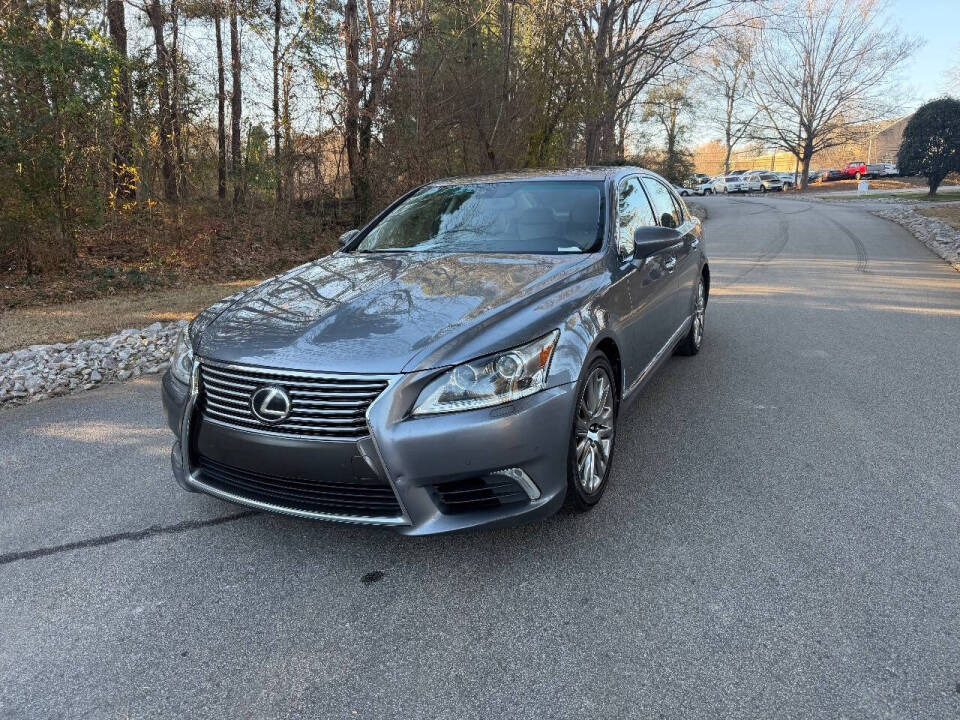 2016 Lexus LS Base's photo