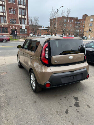 2014 Kia Soul +