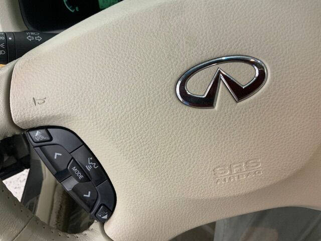 2004 Infiniti Q45 Luxury