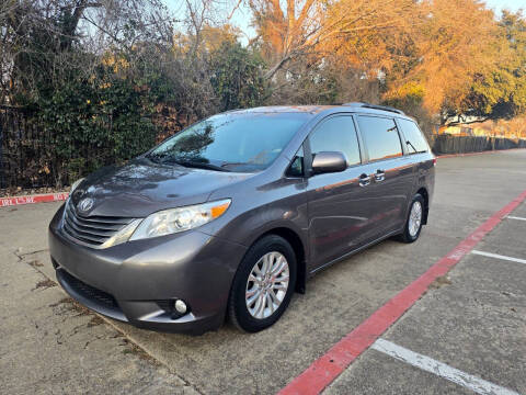 2014 Toyota Sienna for sale at DFW Autohaus in Dallas TX