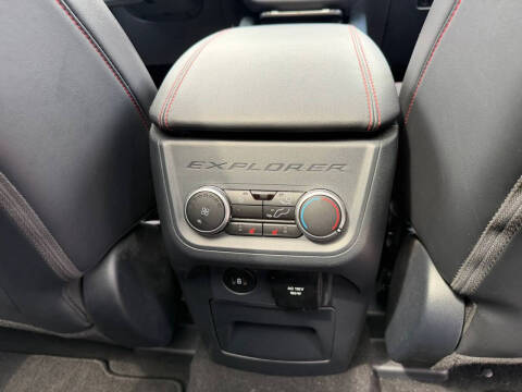 2025 Ford Explorer ST