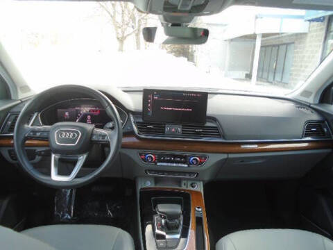 2023 Audi Q5 quattro Premium Plus 40 TFSI