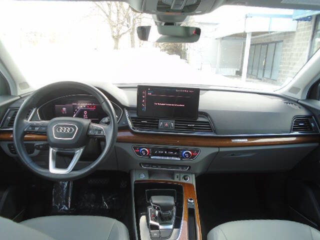 2023 Audi Q5 quattro Premium Plus 40 TFSI