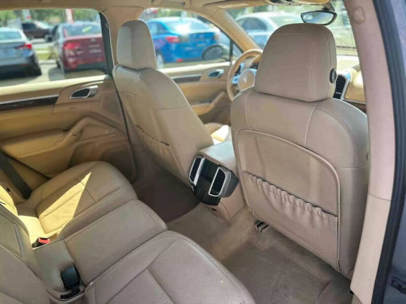 2011 Porsche Cayenne Tiptronic