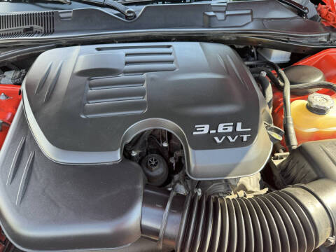 2017 Dodge Challenger SXT Plus