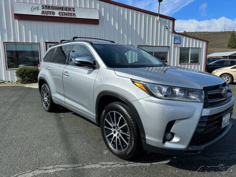 2017 Toyota Highlander for sale at Guy Strohmeiers Auto Center in Lakeport CA