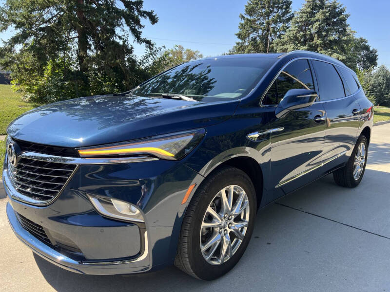 2023 Buick Enclave Essence's photo