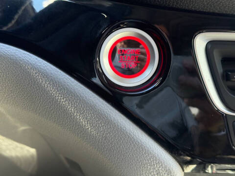 2021 Honda Pilot Touring w/Rear Captain's Chairs