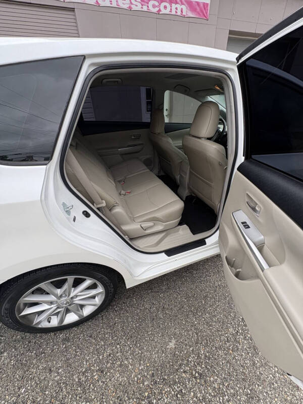 2012 Toyota Prius v Five