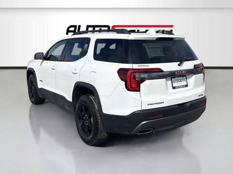 2023 GMC Acadia AT4