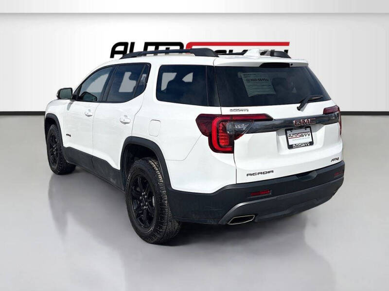 2023 GMC Acadia AT4