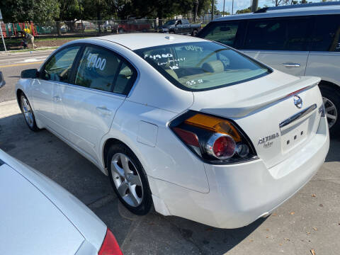2009 Nissan Altima for sale at Bay Auto Wholesale INC in Tampa FL