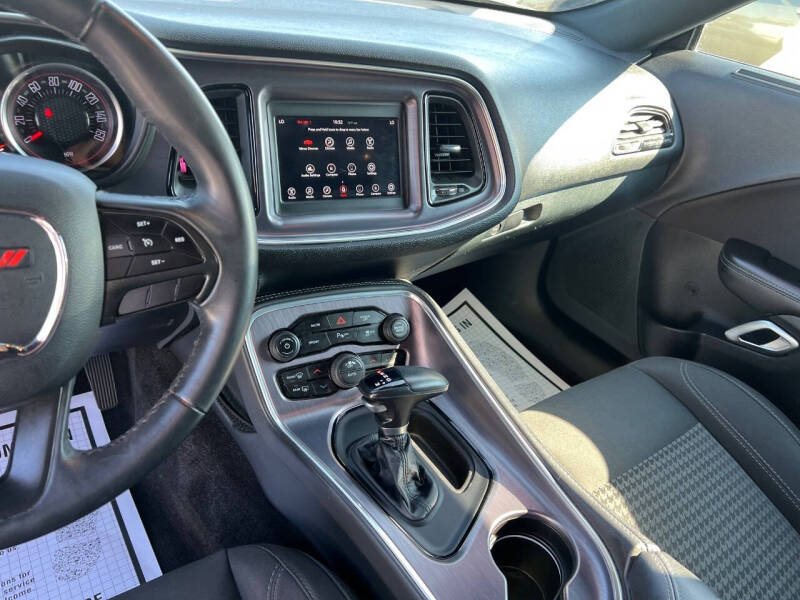 2018 Dodge Challenger SXT Plus