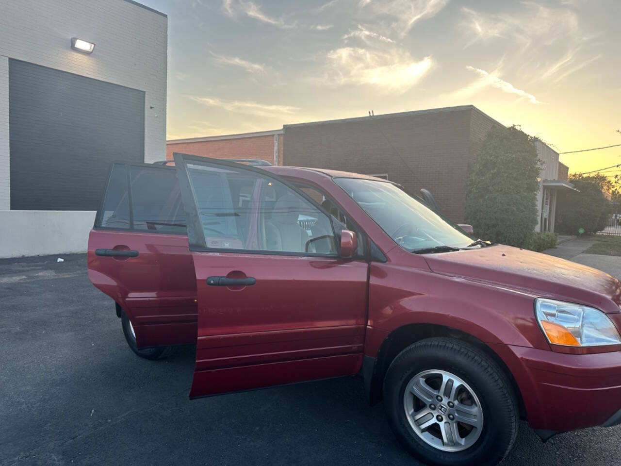 2005 Honda Pilot for sale at Sarenco Auto Inc in Dallas, TX